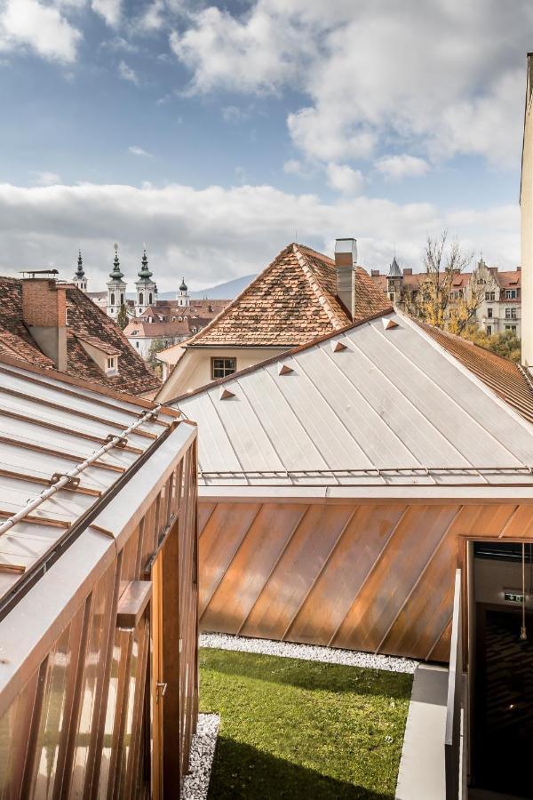 Kai 36 - Hotel Zwischen Fels Und Fluss Грац Экстерьер фото A standing seam metal roof