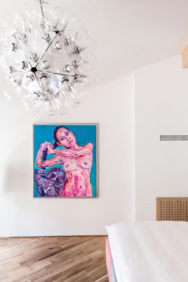 Kai 36 - Hotel Zwischen Fels Und Fluss Грац Экстерьер фото Painting by Yana Borisova